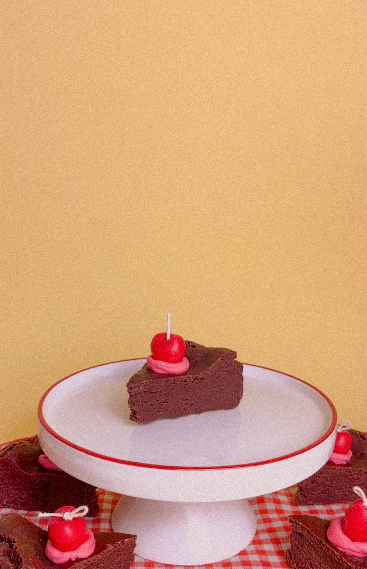 Bizcochito Chocolate - Chocolate Cake Candle by The Wednesday Co